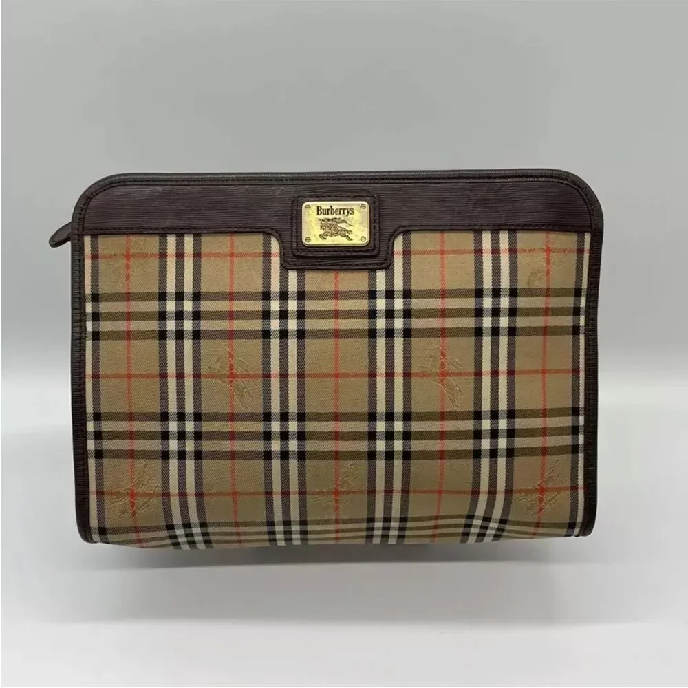 BURBERRY ✨Burberrys Nova check clutch bag